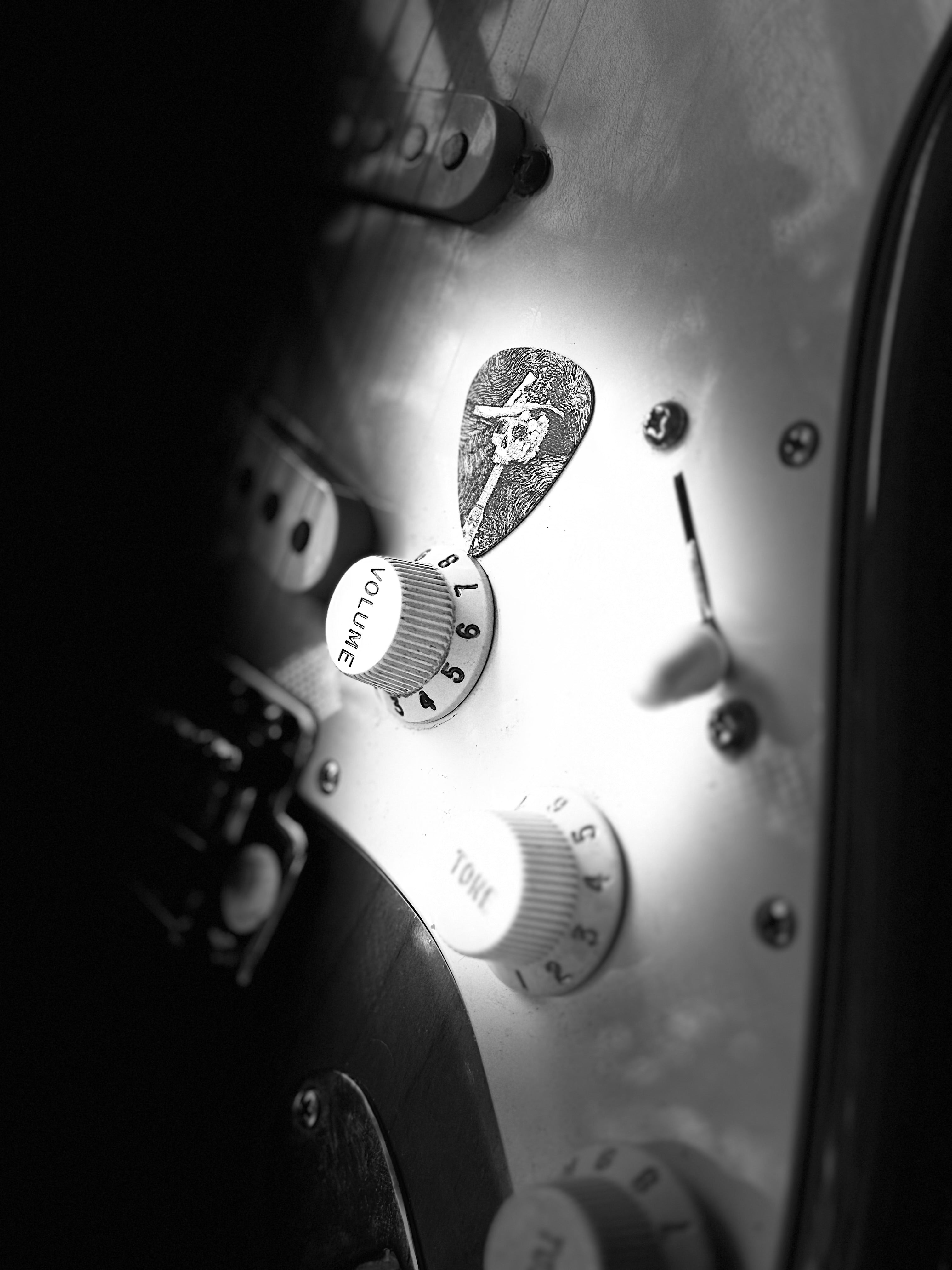 Dorti Stainless Steel Performance Guitar Pick